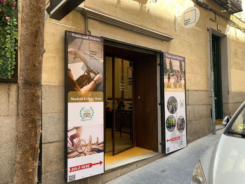 All Madrid: Private Electric Bike Tour around the city - Plaza de Oriente, Sabatini Gardens, and toward Debod: ending with real payoff