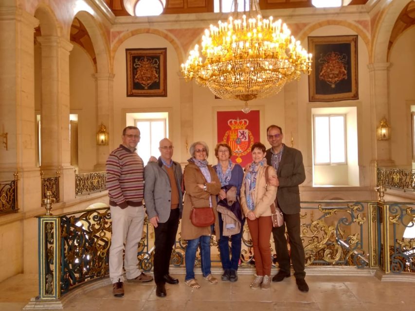 Aranjuez: Royal Palace Guided Tour - The Moorish room: neo-Nasrid style with chandelier drama