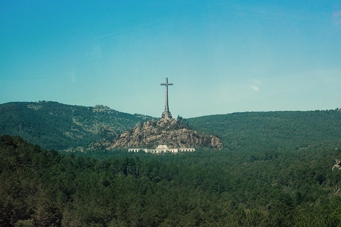 El Escorial, Valley and Toledo Day Tour from Madrid - Bus comfort, headset use, and the little friction points