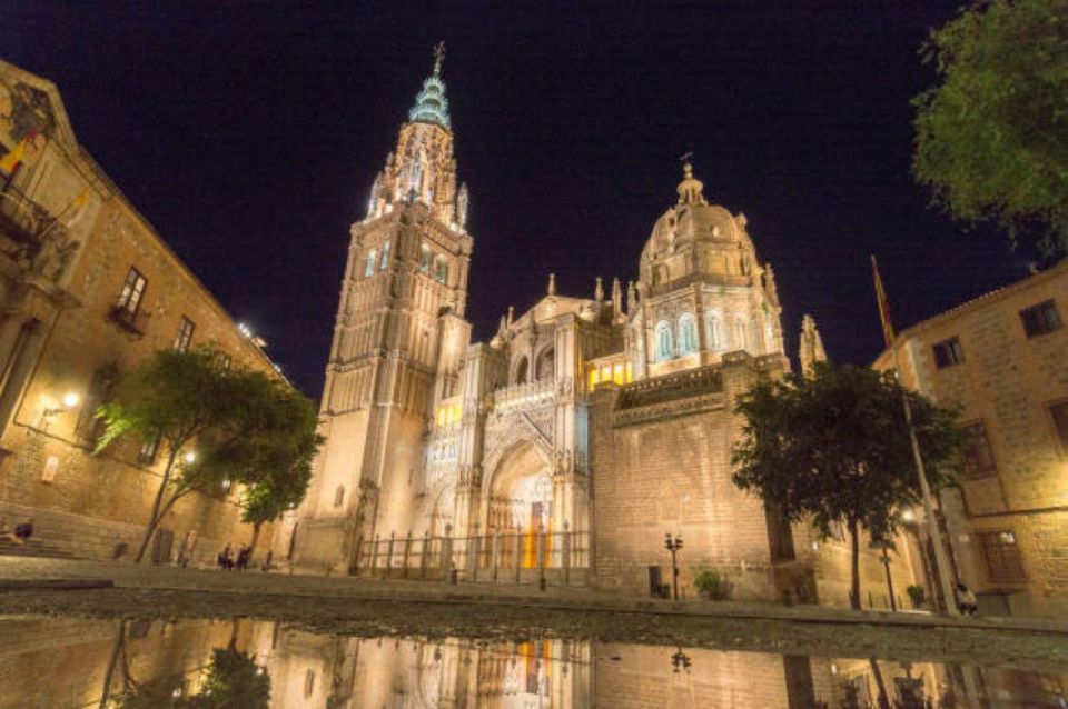 English Tour “TOLEDO ALL IN ONE” - Posada de la Hermandad and the streets of Toledo: a city of commerce and passage
