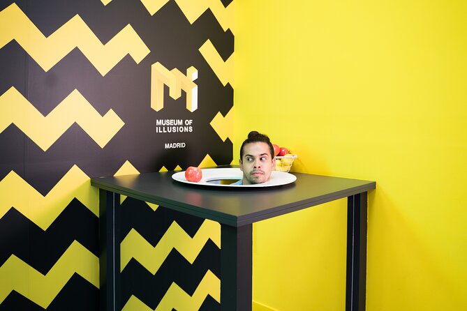 Entrance to the Museum of Illusions Madrid - Price and value: is $18.06 for an hour worth it?