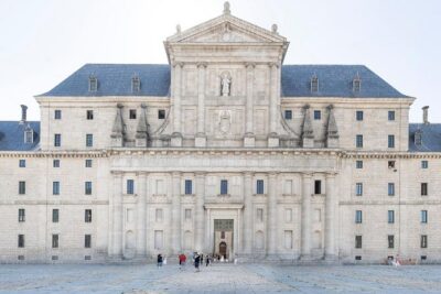 Escorial Monastery and the Valley of the Fallen from Madrid - Getting there on time: check-in, coach ride, and the morning flow