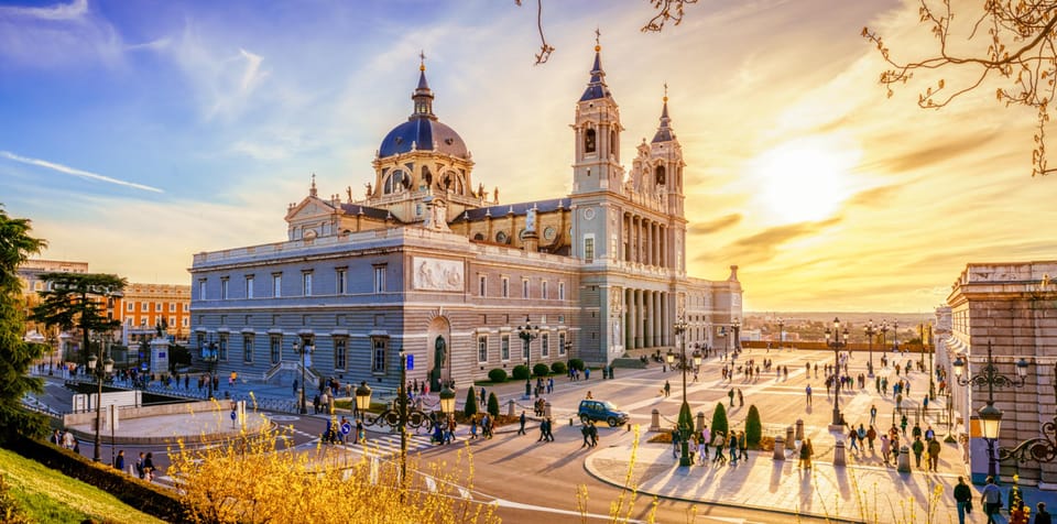 Essential Madrid: Walking Tour of the Historic Center - Moorish Wall and Muhammad I Park: the medieval Madrid stop that people remember