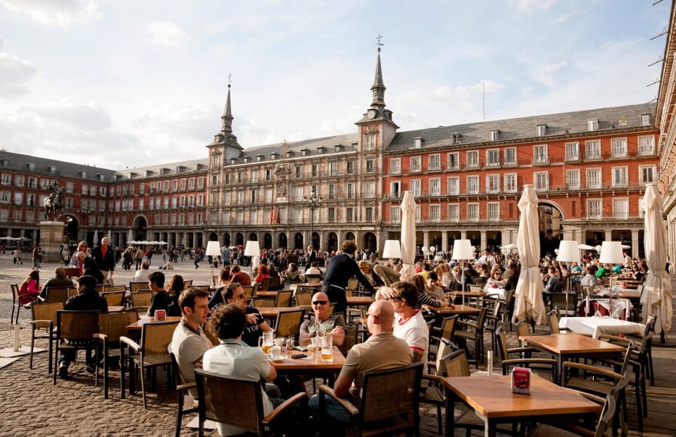 Essential Madrid: Walking Tour of the Historic Center - Plaza de la Villa: a quieter finish with Renaissance and Baroque flavor