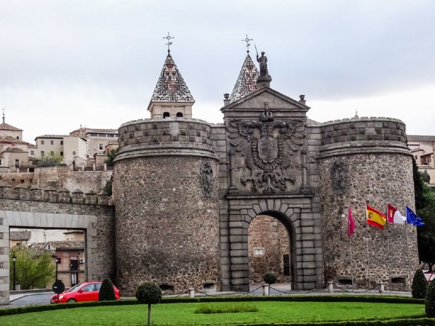 From Madrid: Day-Trip to Segovia, Avila & Toledo - Segovia’s Roman Aqueduct and Cathedral Before the Alcázar