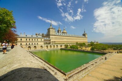 From Madrid: El Escorial, Valley and Segovia Day Trip - Morning at El Escorial: Royals, faith, and a lot of stone to read