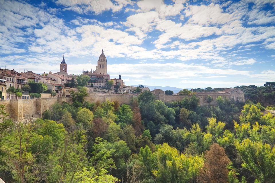 From Madrid: Segovia & Avila Day Trip with Optional Tickets - Segovia Cathedral and the Aqueduct: The Stops That Anchor the Day