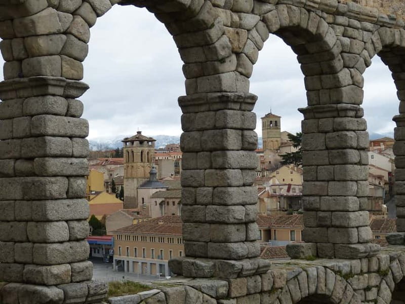 From Madrid: Segovia Guided Afternoon Tour - Alcázar neighborhood: getting close to Spain’s most dramatic fortress