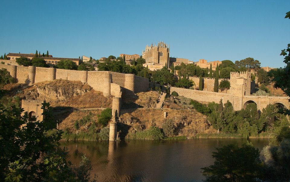 From Madrid: Toledo Tour with Wine Tasting and 3 Monuments - Wine tasting in a Toledo wine cellar: the mid-day reset