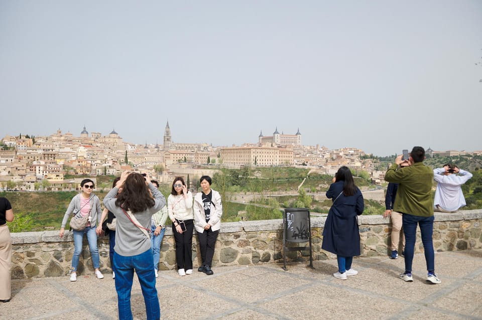 From Madrid: Toledo Tour with Wine Tasting and 3 Monuments - 2 hours of free time: how to spend it well
