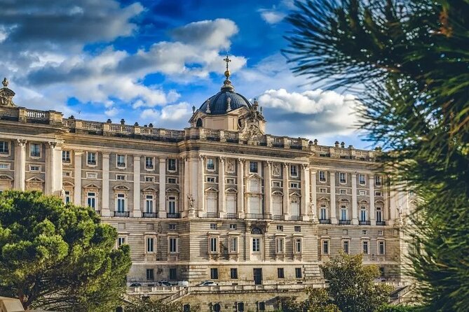 Guided tour to the Royal Palace of Madrid - Guides: Why names like Rubén and Federico keep coming up