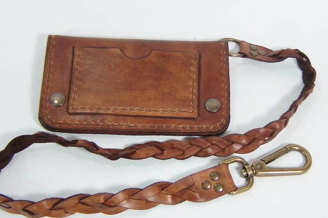 Leathercraft Workshop in the Rastro of Madrid - Pair This with La Latina and the Rastro: What to Do After
