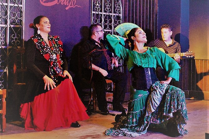 Local Flamenco Show with dinner at El Cortijo - The optional flamenco workshop: castanets, history, and learning the rhythm