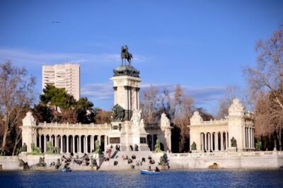 Madrid: 1.5-Hour Retiro Park Guided Walking Tour - The Crystal Palace and pond area: the tour’s visual anchors
