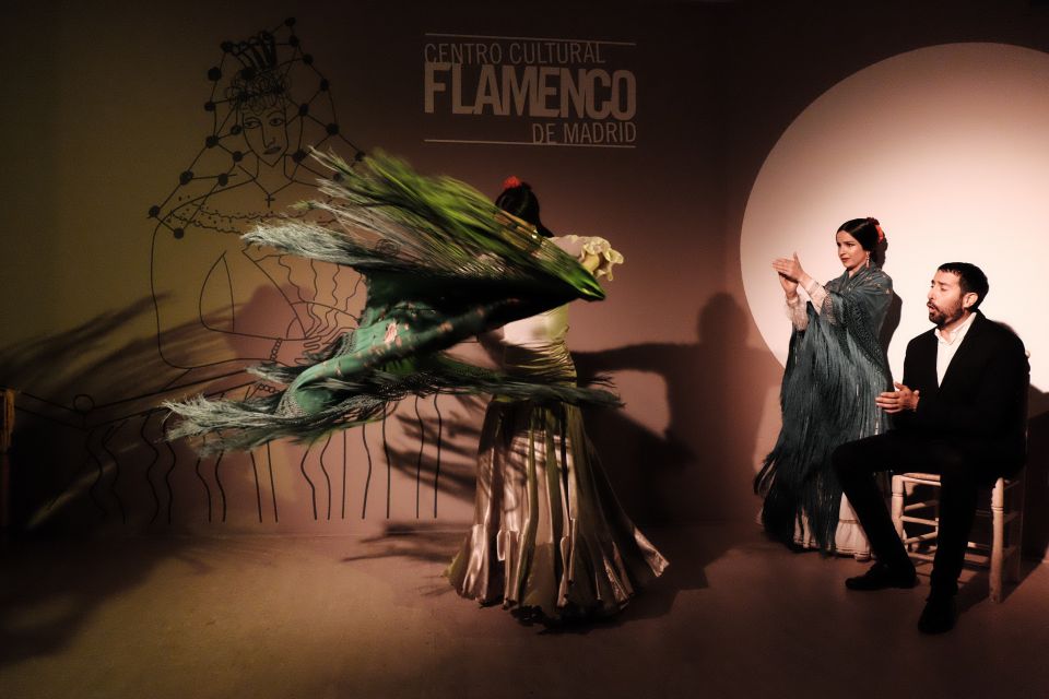 Madrid: 1-Hour Traditional Flamenco Show at Centro Cultural - Booking tips that help you have a smooth night