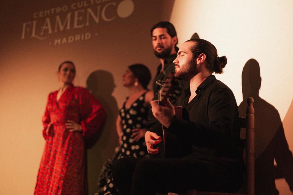 Madrid: 1-Hour Traditional Flamenco Show at Centro Cultural - The 55 minutes you’ll actually watch: dance, song, and live guitar