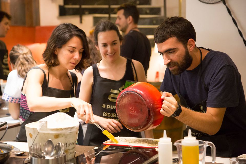 Madrid: 10 Tapas 2.5-Hour Cooking Class - The Meal Part: Sangría and Sitting Down Together