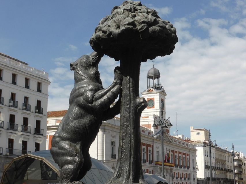 Madrid: 2-Hour City Highlights Guided Walking Tour - Route Walkthrough: From the Prado’s Trees to the Royal Palace Entrance