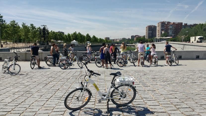 Madrid: 3-Hour Sightseeing Tour by Electric Bike - Getting bearings fast with pedal assistance (and a real guide)
