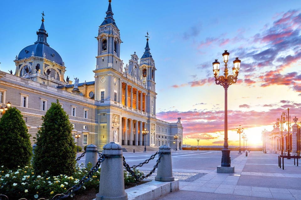 Madrid: Afternoon Royal Palace and Almudena Cathedral Tour - Royal Palace entry and the 2-hour guided plan that actually works