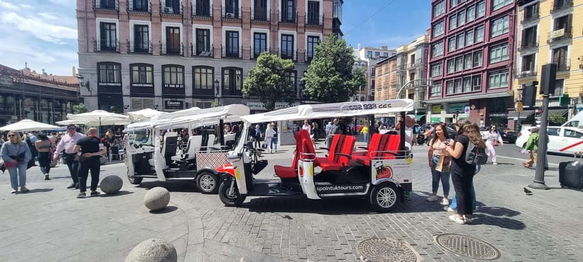 Madrid: Discover the Magic of This City by Tuk Tuk - Retiro Park: your calming pause with major sights inside
