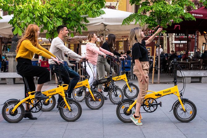 Madrid Electric Bike Private Tour: Highlights & Parks - Madrid Río: river-side green space near the action