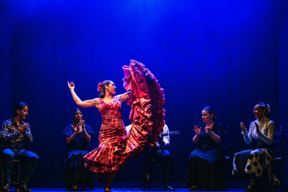 Madrid: "Emociones" Live Flamenco Performance - Timing that works: doors open, drinks, and getting seated