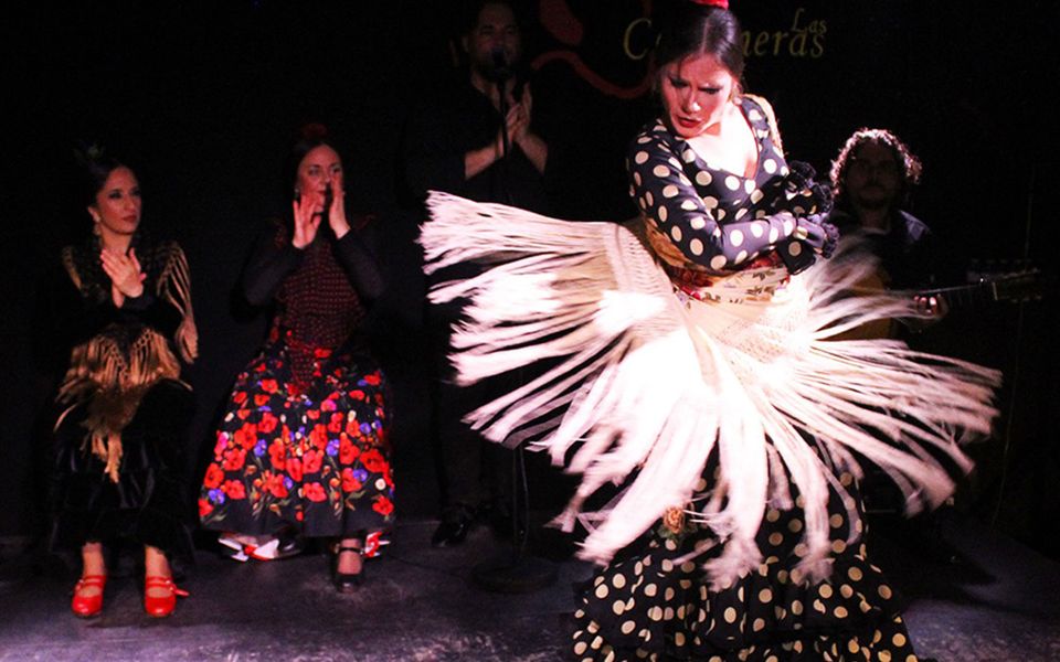 Madrid: Flamenco Show with Tapas and Wine Tour - Entering Madrid through San Miguel Square (a smart place to start)