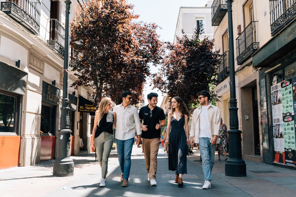 Madrid: Flamenco Show with Tapas and Wine Tour - Plaza Mayor and Barrio de las Letras: a scenic pause between bites