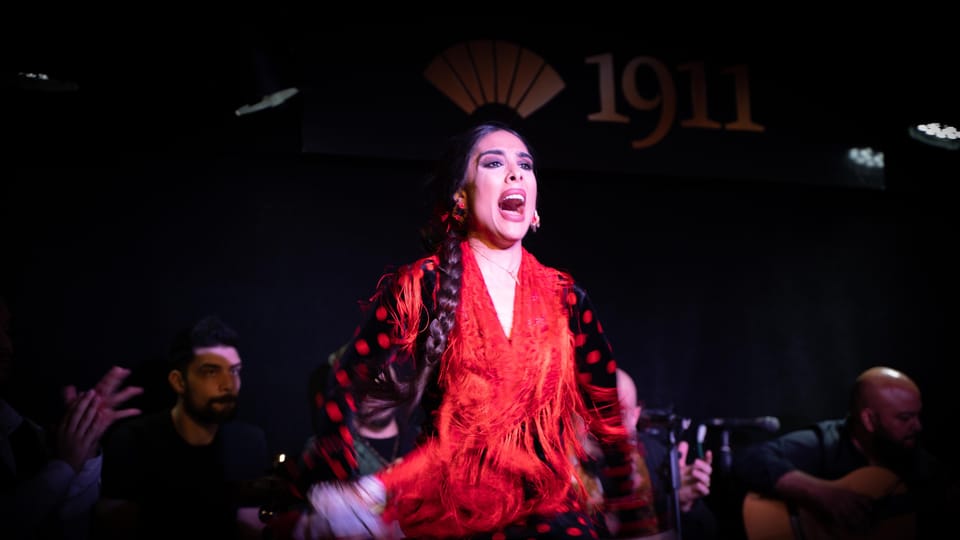 Madrid: Flamenco Show&Drink at Tablao 1911 (World's Oldest) - How the $46 ticket feels: you’re paying for a concentrated live performance