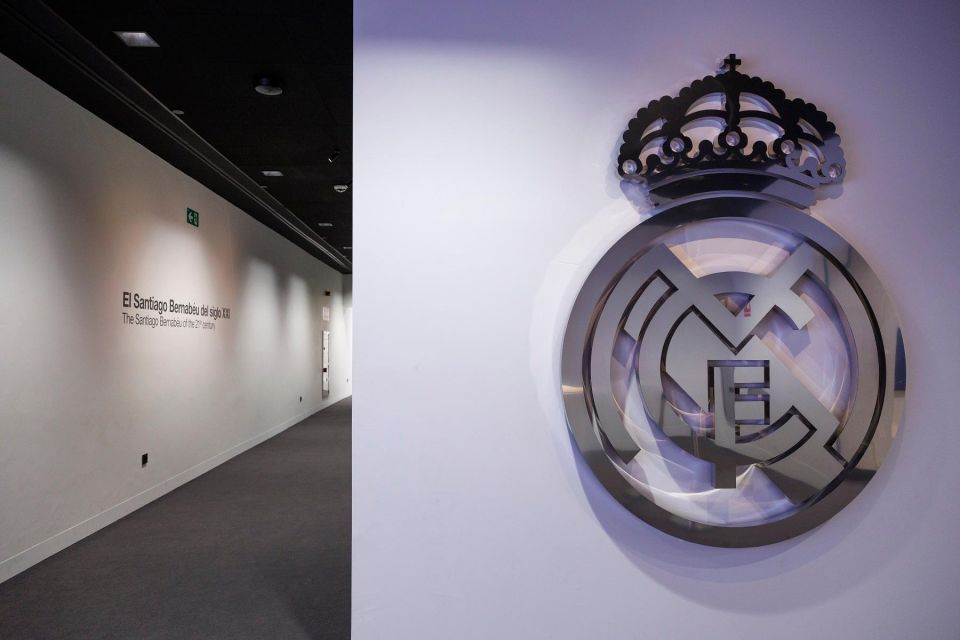 Madrid: Guided Tour of Bernabéu Stadium - Finding Your Guide Outside the Bernabéu Ticket Office