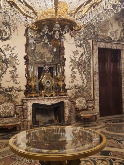 Madrid: Guided visit at the Royal Palace with tour guide - What the 2-hour tour feels like inside
