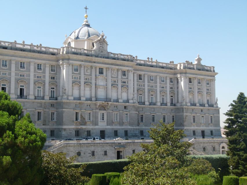 Madrid Historical Centre & Old Town Walking Tour in French - Royal Palace and Almudena Cathedral: Monarchy Stories You Can Actually Place