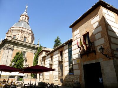 Madrid Historical Centre & Old Town Walking Tour in French - Plaza Mayor and San Ginés: Icons With Real-World Context