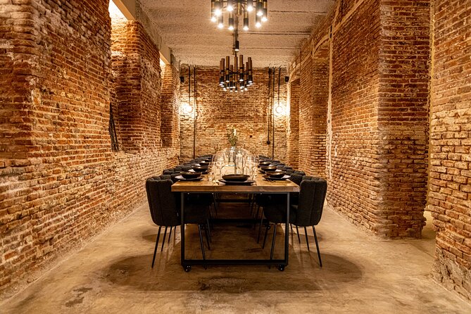Madrid Local Tapas Tour with Private Dinner and Bottomless Wine - Barrio de Las Letras Stop 2: Jamón Iberico Tasting Like a Local