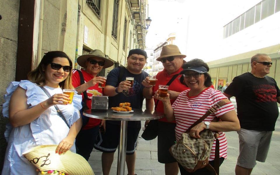 Madrid: Old Madrid Walking Food and Wine Tour - Drinks and the Madrid Bar Culture You Taste Along the Way