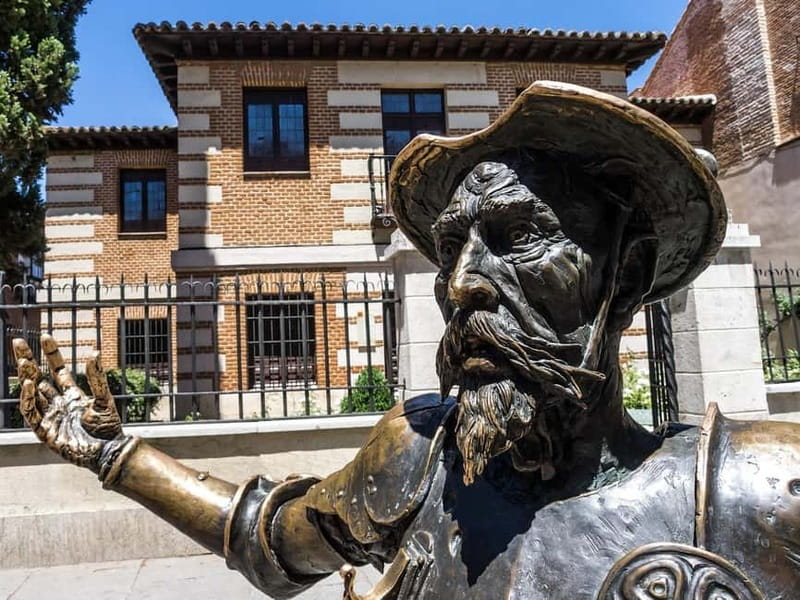 Madrid: Old Town, Poets District, and Royal Palace Tour - Puerta del Sol and Old-Town Corners: Photo Stops With Real Context