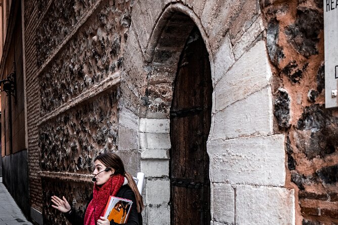 Madrid Oscuro: Torture, Ghosts, Crimes and Legends - Plaza del Conde de Miranda: Raimundita’s ghost and a big-name role