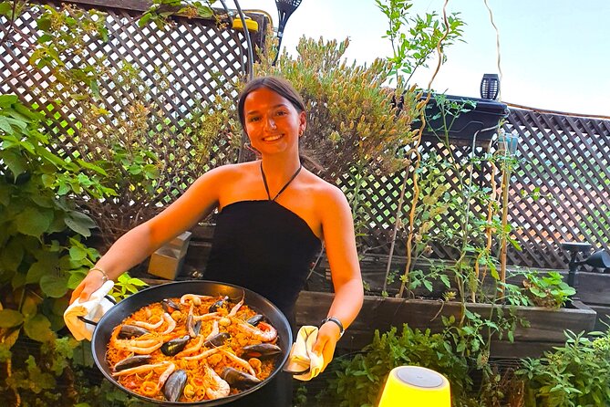 Madrid: Paella & Sangria Classes- Seafood, Chicken & Vegan option - Your Paella Lunch: Eating What You Cook, Not Watching It