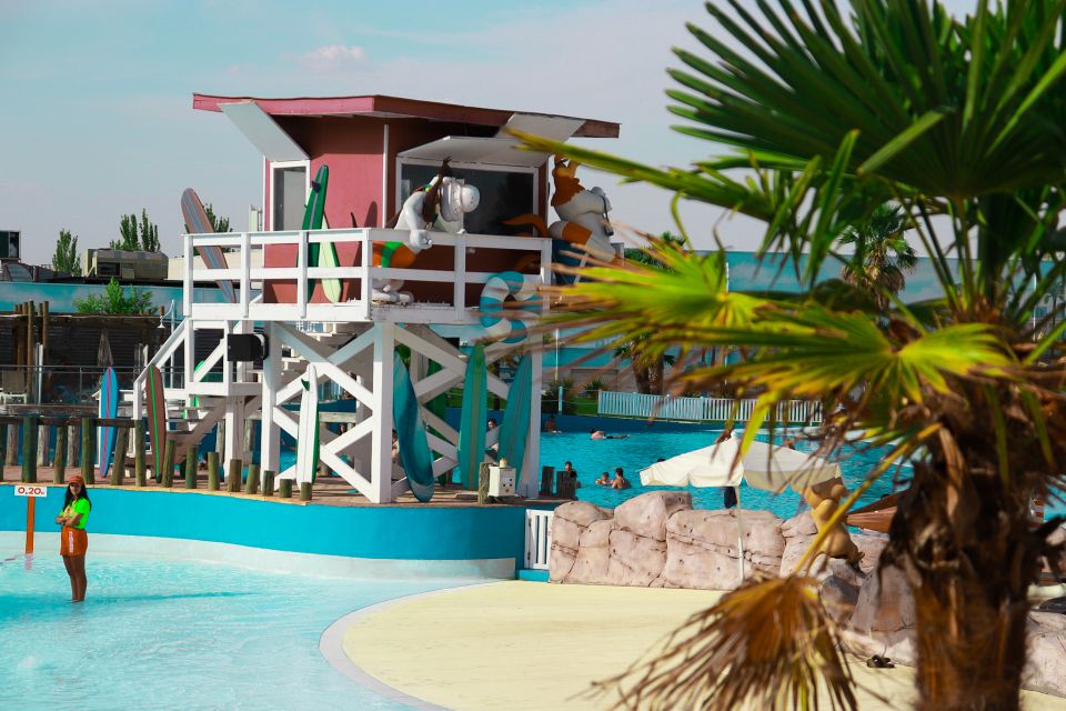 Madrid: Parque Warner Beach Entry Ticket - Planning your one-day water park rhythm (slides first, breaks on purpose)