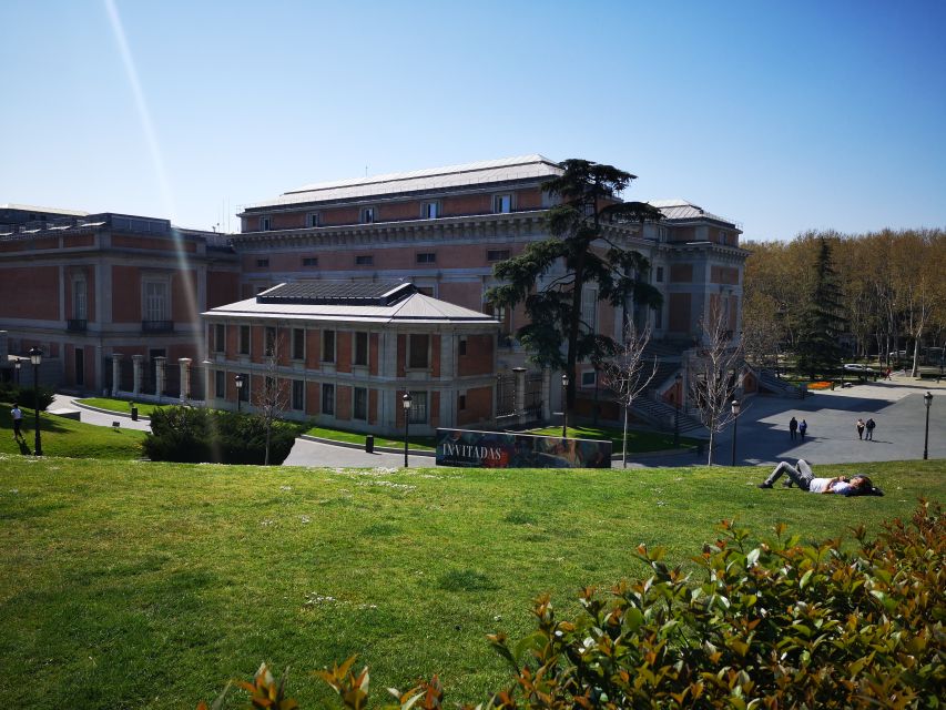 Madrid: Prado Museum Guided Tour - Headphones, Group Size, and Hearing the Guide in a Noisy Museum