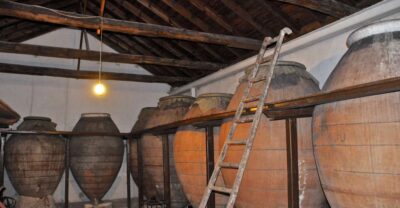 Madrid Region Wineries Guided Tour with Wine Tastings - Getting out of Madrid: the meeting point and the 35-minute ride to Chinchón
