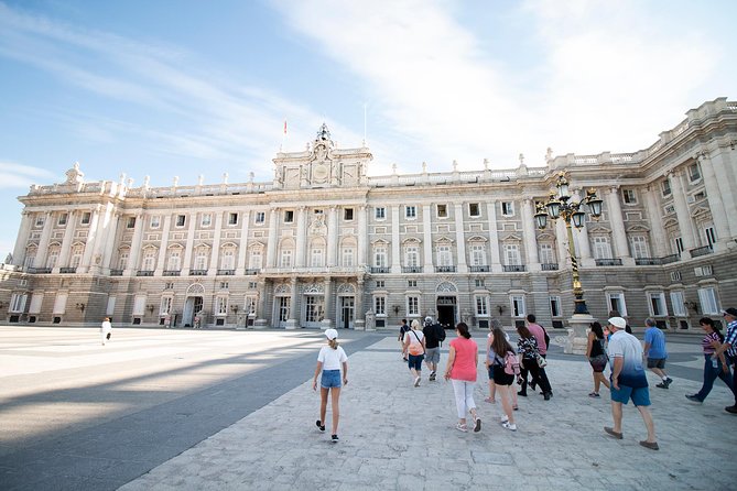 Madrid: Royal Palace Expert Guided Tour with Optional Tapas - Where to start: Plaza de Isabel II meeting point without stress