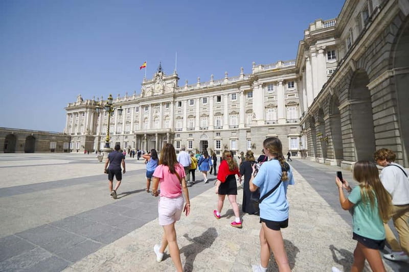 Madrid: Royal Palace Expert Guided Tour with Skip-the-Line - Throne Room, Banquet Hall, and Private Royal Apartments