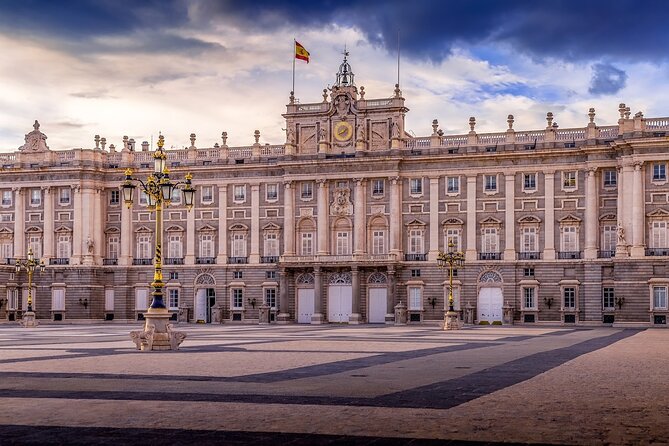Madrid: Royal Palace Guided Tour with Skip the Line Ticket - Quick takeaways before you go