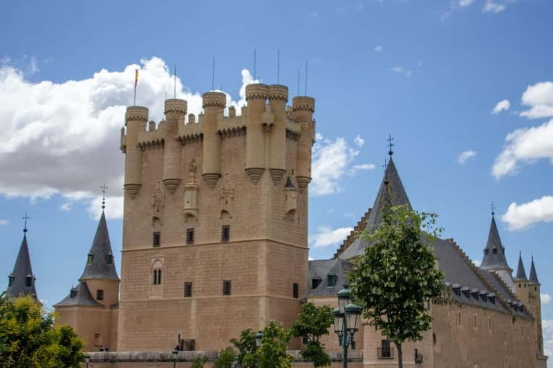 Madrid: Segovia & Ávila Full Day with Alcázar & Wall Tickets - Segovia free time: roast pig, small streets, and flexible plans