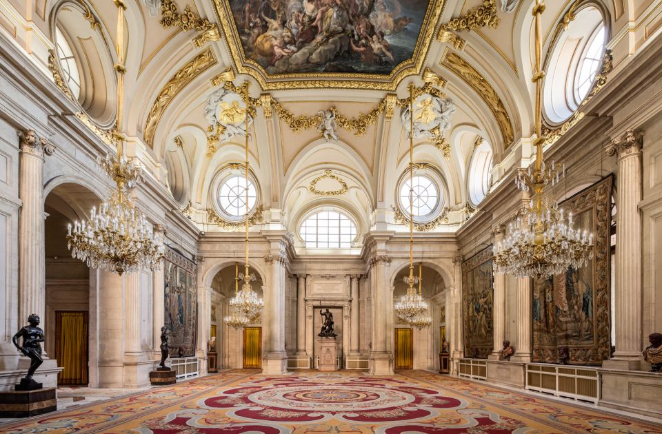 Madrid: Visit to the Royal Palace & Walking Tour of the City - Listening Setup: Why the Headphones Are a Big Deal