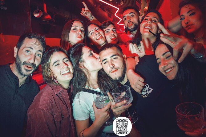 Pub Crawl Madrid by Mad Party Crew - Meeting point and the dress code that can make or break entry