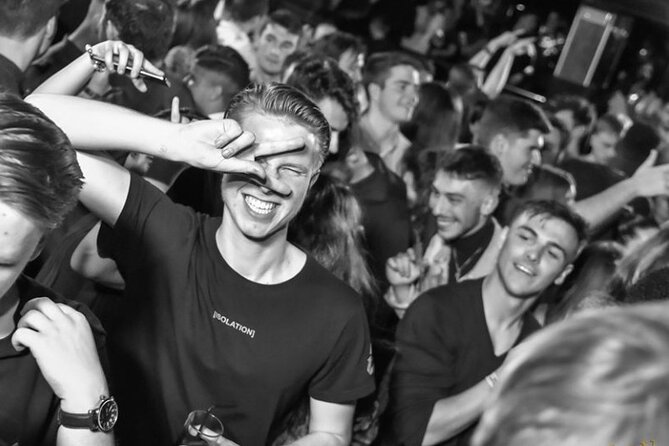 Pub Crawl Madrid by Mad Party Crew - The route: Enbabia Bar, Hood Dogs, and Manama Disco (the bar section)