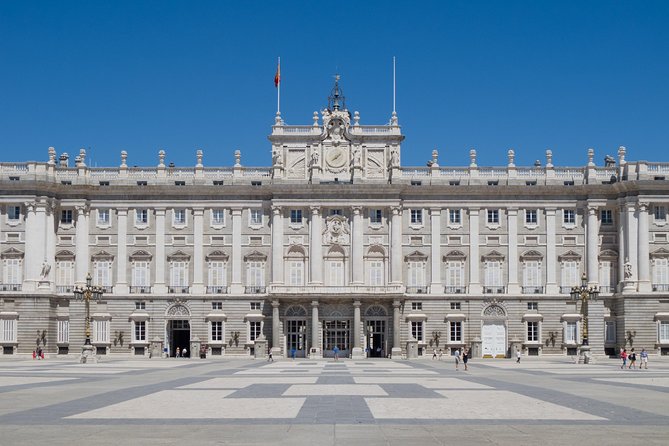 Royal Palace Guided Tour Small Group with Tickets - Plaza de España start: Your first logistics win